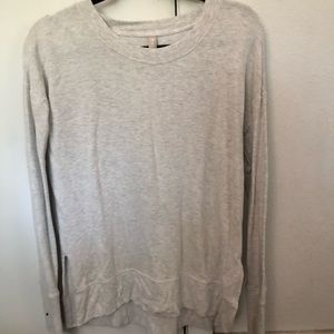Athleta heather grey long sleeve top, barely worn